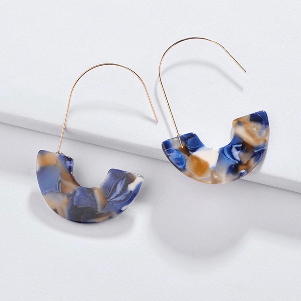 ❤️ Blue Crescent Resin Hoop Earrings